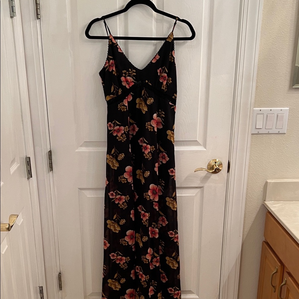 Forever 21 Black Floral Maxi Dress